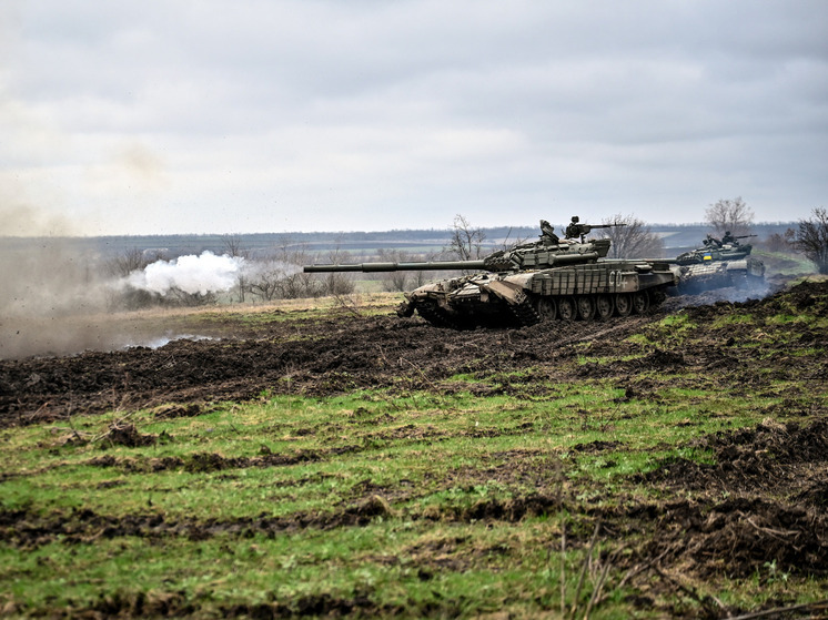 РИА Новости: ВСУ заваривали люки своим танкистам, которые сгорели в одном из боев