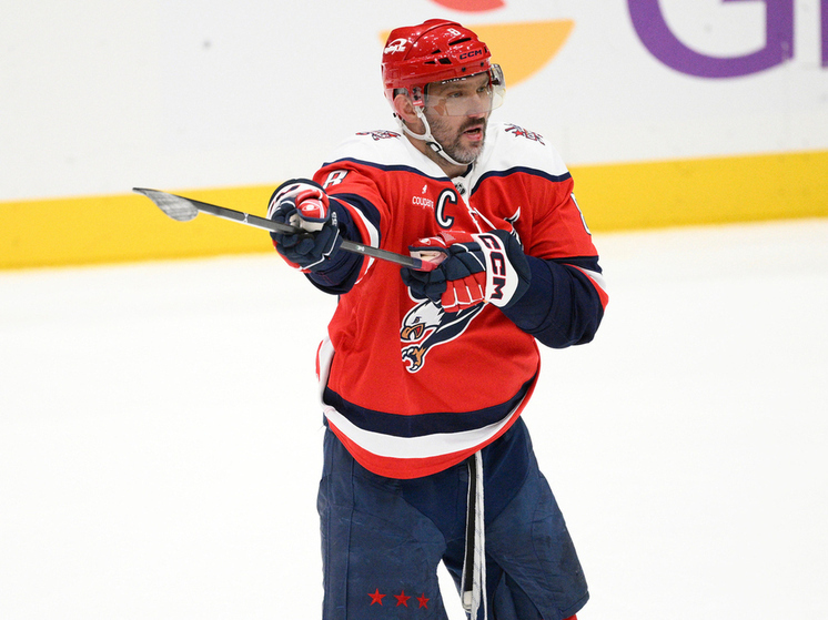 8 января 2026 года «Вашингтон Кэпиталз» проиграл «Даллас Старз» со счётом 1:4. Единственный гол хозяев на 58-й минуте забросил Александр Овечкин — 992-й в карьере в НХЛ (включая плей-офф), отставая от рекорда Гретцки на 24 шайбы. Это первое поражение «Вашингтона» в основном времени в сезоне в матче с голом Овечкина. В нынешнем сезоне у него 37 очков (18+19) в 44 играх.