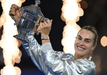 Арина Соболенко, первая ракетка мира, заявила 8 января 2026 года, что намерена пропустить часть турниров текущего сезона, чтобы сохранить здоровье, несмотря на риск санкций WTA. По её словам, перегруженный календарь приводит к частым травмам и переутомлению. В 2025 году она сыграла лишь на трёх турнирах WTA 500, за что лишилась рейтинговых очков. Соболенко критикует систему обязательных выступлений как чрезмерную и ориентированную на коммерческие интересы.