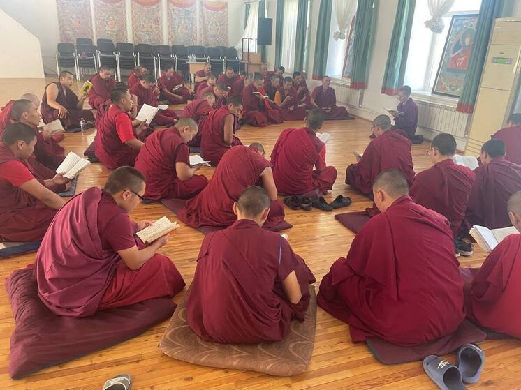 В Бурятии работает инвестиционный фонд для буддийских студентов