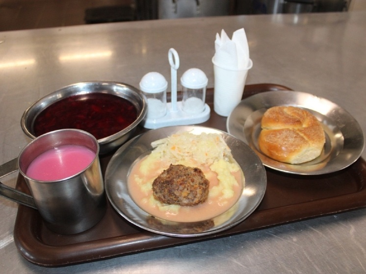 Осужденным свердловских колоний в Рождество накрыли праздничные столы