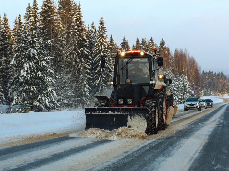 Как убирают снег в Крылатском? На помощь коммунальщикам вышли жители