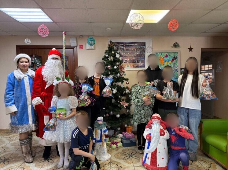 В Бурятии продолжается акция «Полицейский Дед Мороз»