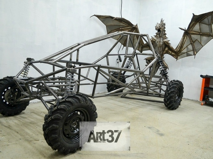 Ивановский скульптор по металлу строит собственный автомобиль