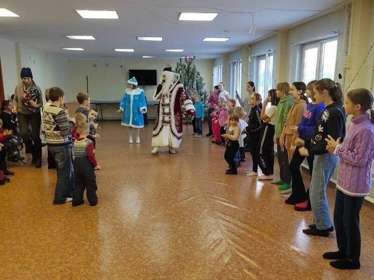 В Пензе проводят елки для детей в пунктах временного размещения