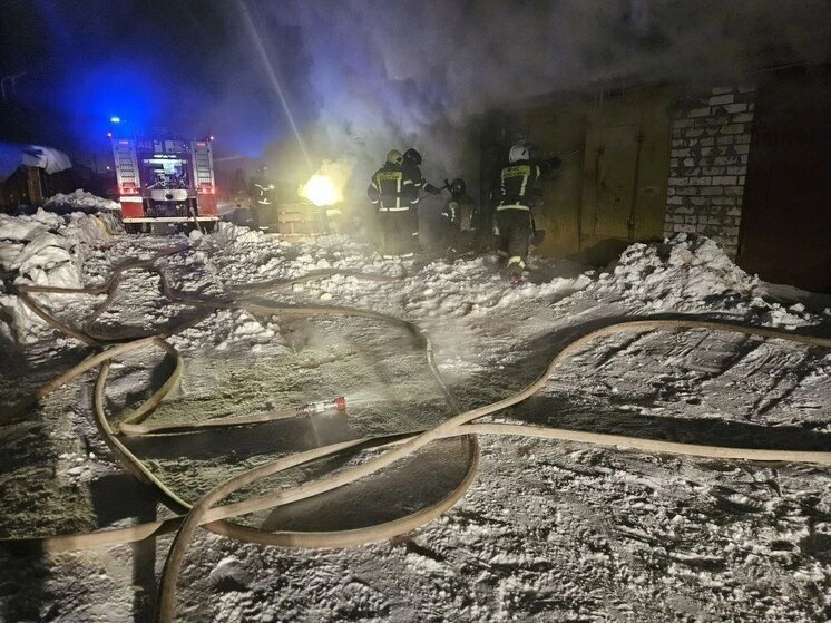 На улице Серова в Йошкар-Оле горели гаражи