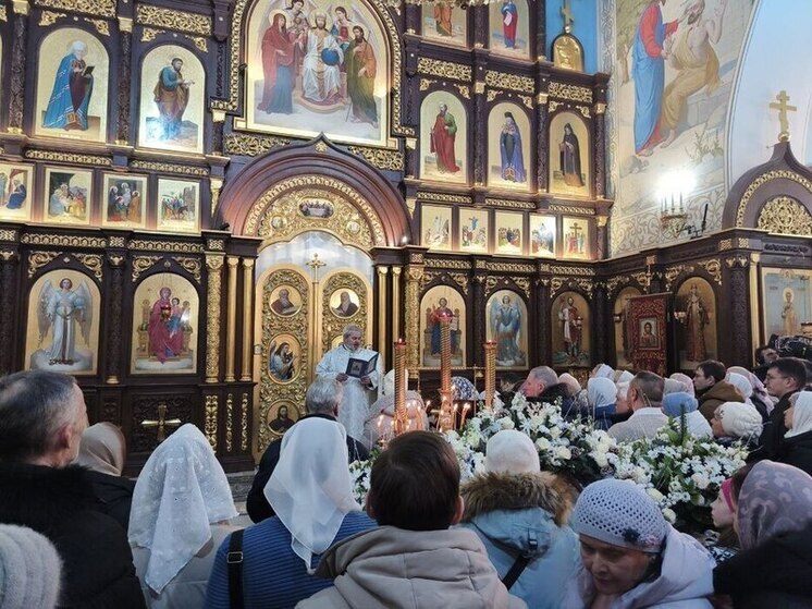 Рождественские богослужения в Петербурге собрали свыше 200 тысяч верующих