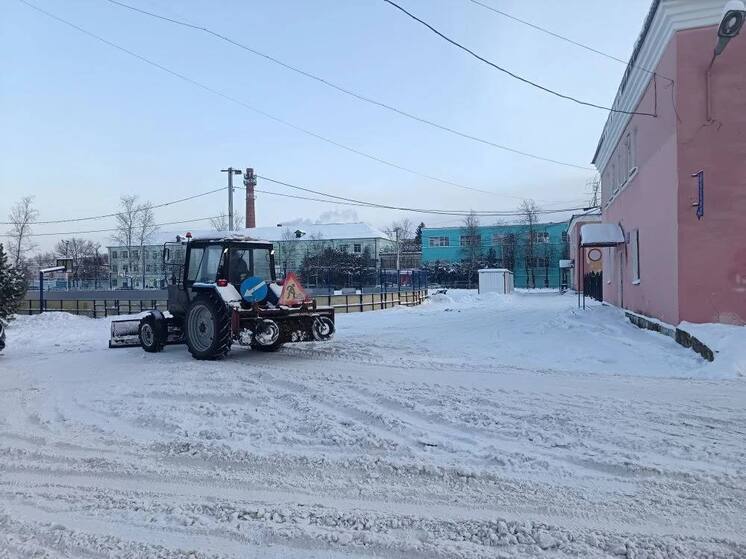 В Старой Руссе коммунальщики работают по ночам, чтобы не создавать заторы на дорогах