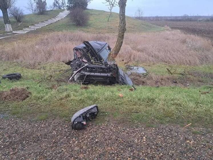 На трассе в Темрюкском районе погиб водитель иномарки