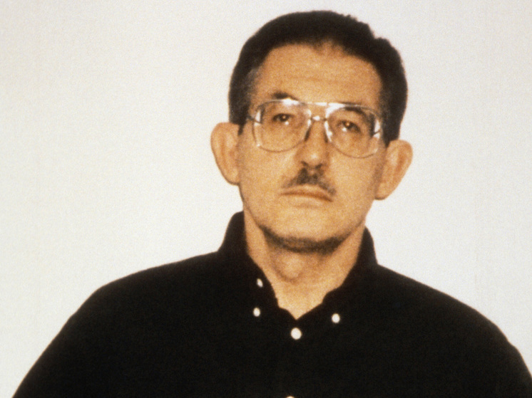 Клинтона уговаривали отомстить России из-за провала работающего на КГБ агента ЦРУ Олдрича Эймса