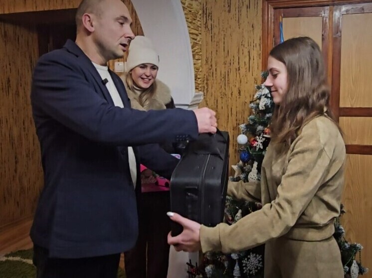 В Херсонской области 16-летняя школьница получила подарок от депутата Госдумы