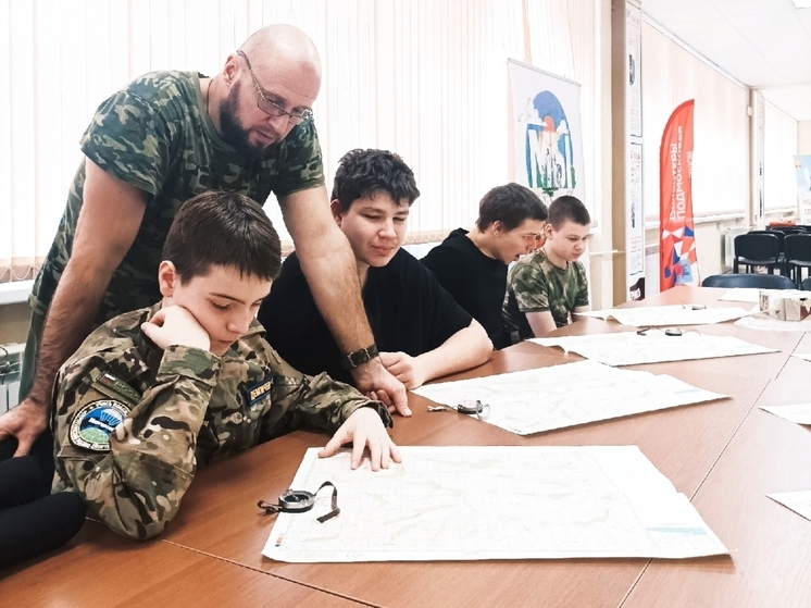 Серпуховские курсанты осваивают топографию