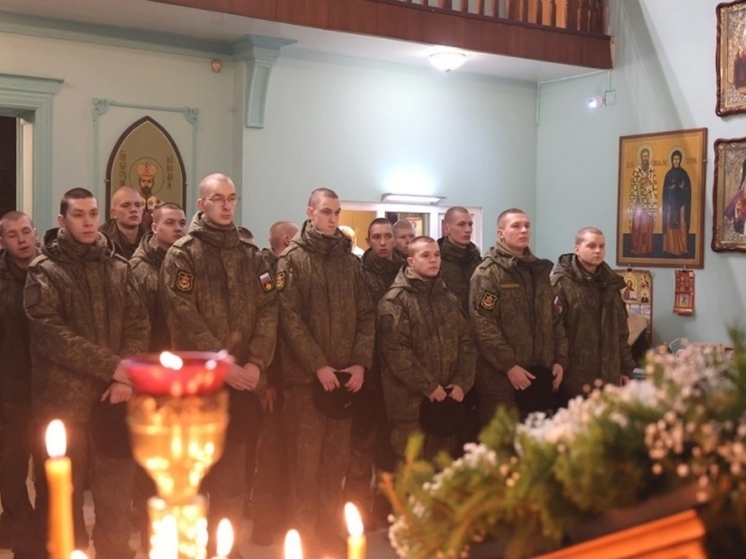 В Балтийске моряки встретили Рождество в морском соборе