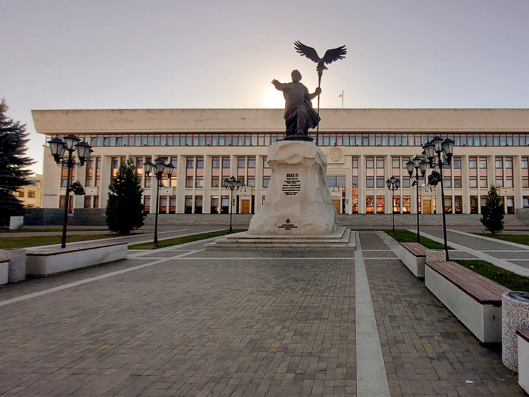 Полицейские установили участников конфликта около калужской администрации