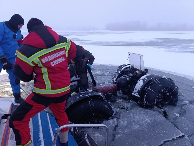 В Энгельсском районе вездеход провалился под лёд