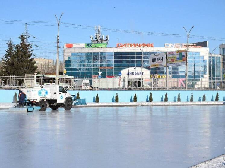 Каток на стадионе "Волга" не работает