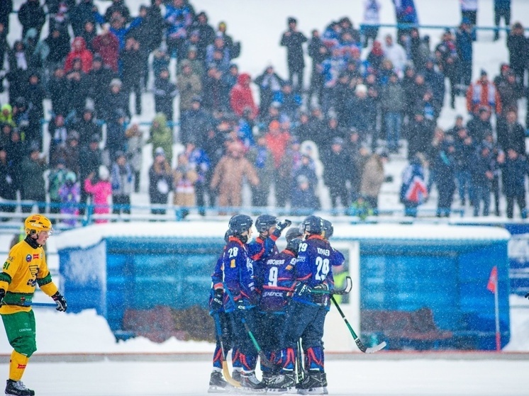 Кировская «Родина» провела напряженный матч с архангельским «Водником»