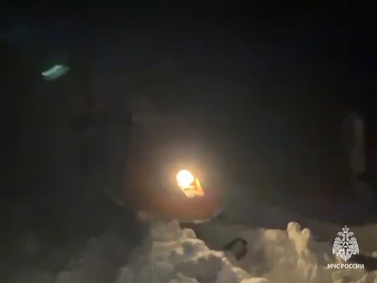 В Хабаровском крае ночью сразу 6 автомобилей застряли в снегу