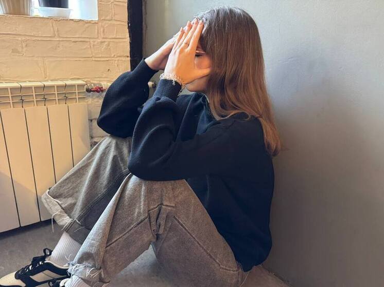 Многие из нас чувствуют себя разбитыми во время или сразу после выходных, и это состояние часто связано не с физической усталостью, а с перегрузкой нейронных сетей мозга. Причиной может быть хронический стресс, который мешает полноценному отдыху, считают врачи Тихвинской межрайонной больницы.