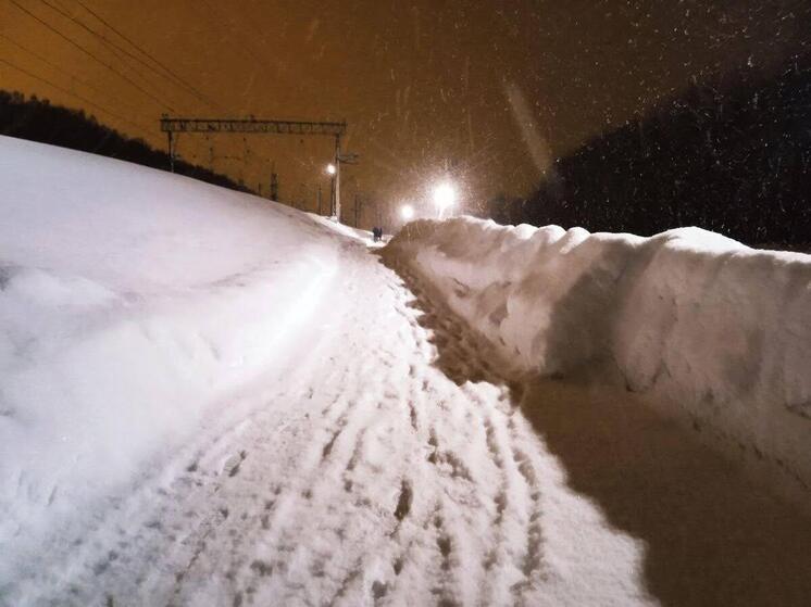 Омичей призвали заранее убирать снег