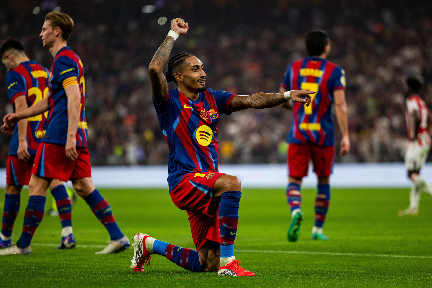 «Барселона» и «Реал» вновь сойдутся в финале Суперкубка Испании: фото полуфинальных матчей