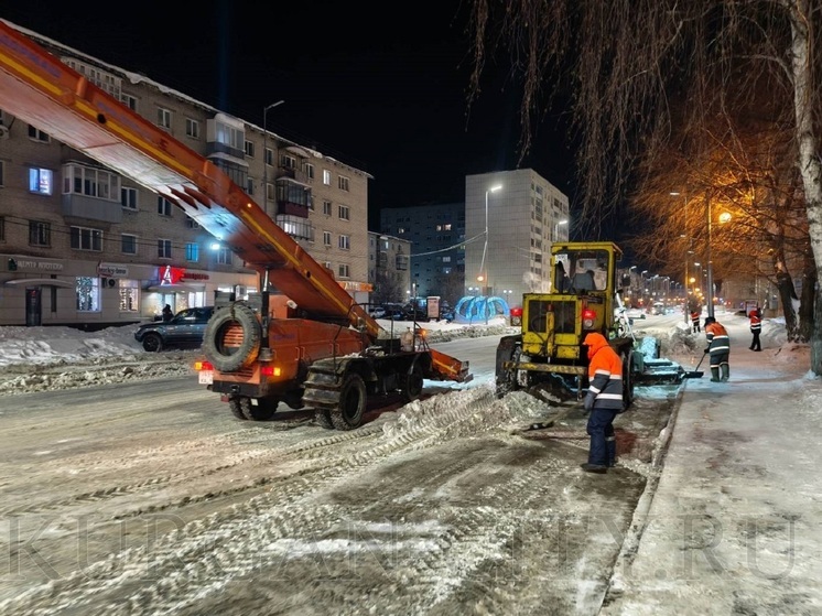 В Кургане расчистили почти 300 километров дорог
