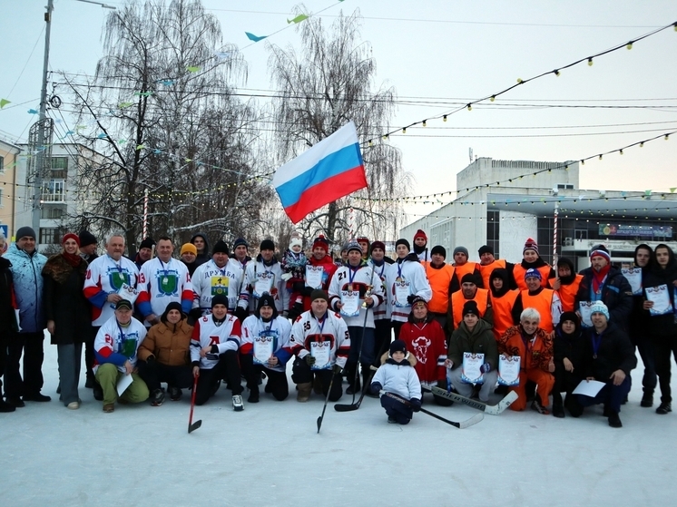 В Орле прошёл турнир по хоккею в валенках