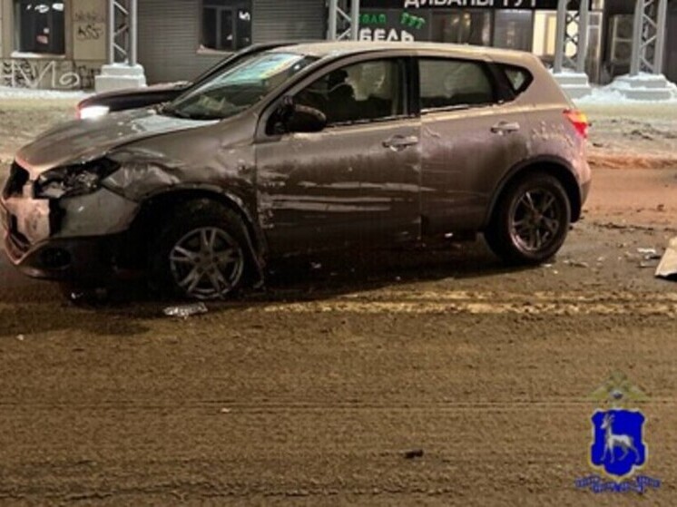 36-летний мужчина пострадал в ДТП с 2 иномарками в Октябрьском районе Самары