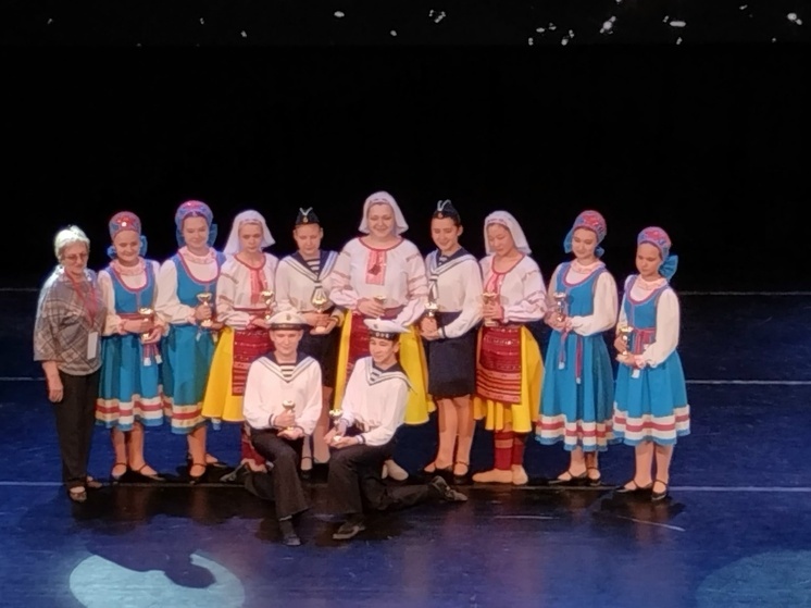 Хореографический ансамбль из Мошенского округа успешно выступил в Петербурге