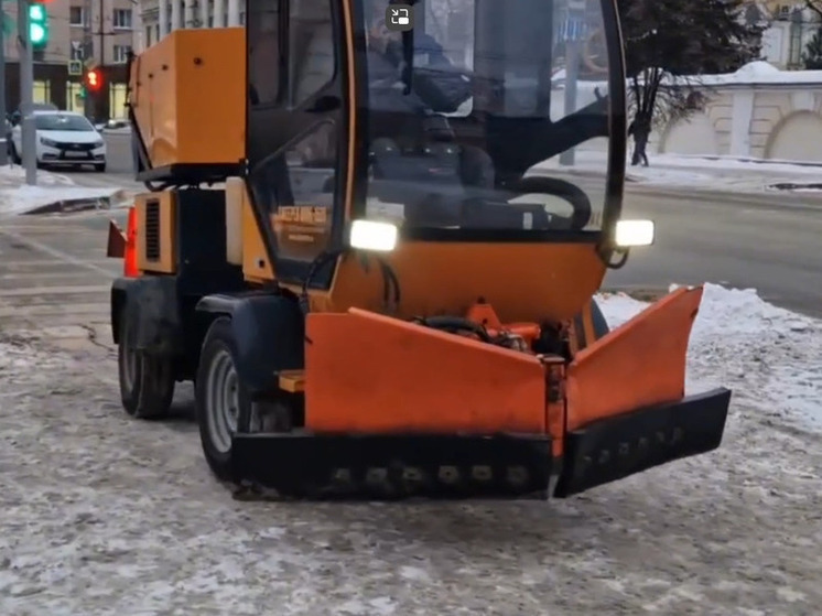 Глава города держит на контроле уборку снега в Томске