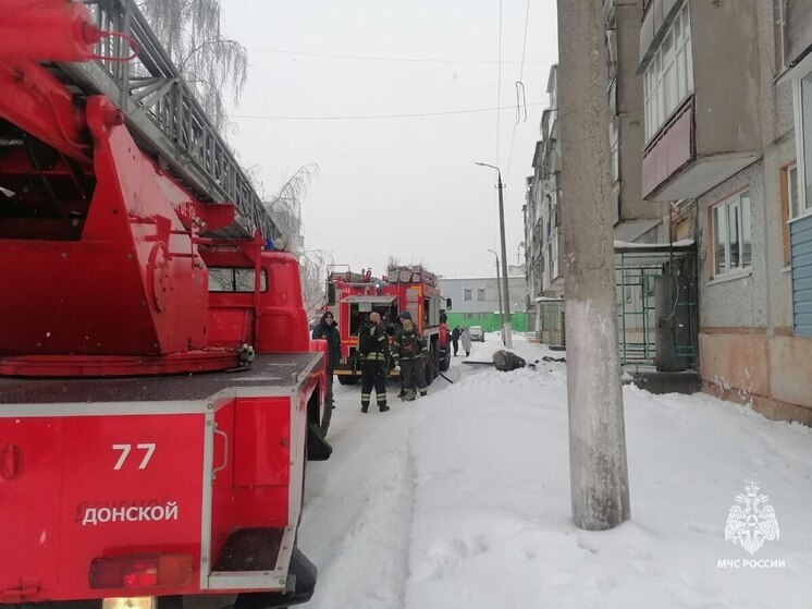 На улице 8 Марта в Донском ликвидирован пожар в многоквартирном доме