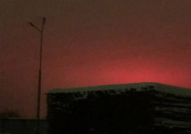 В Сети все больше видео, на котором зафиксирован прилет боевых блоков ракеты «Орешник» по газохранилищу на Западной Украине