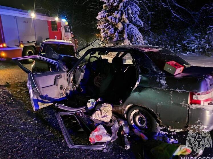 Трагедия на трассе "Псков": лобовое столкновение под Гатчиной унесло жизни и оставило после себя три жизни, омраченные травмами
