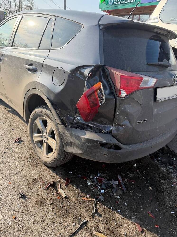 Три машины и пешеход пострадали в ДТП на Шилкинской во Владивостоке