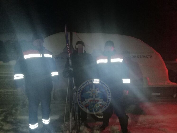 Спасатели вывели мужчину из леса в Приозерском районе