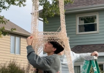 Подросток из американского штата Иллинойс построил Эйфелеву башню высотой более пяти метров… из десятков тысяч зубочисток