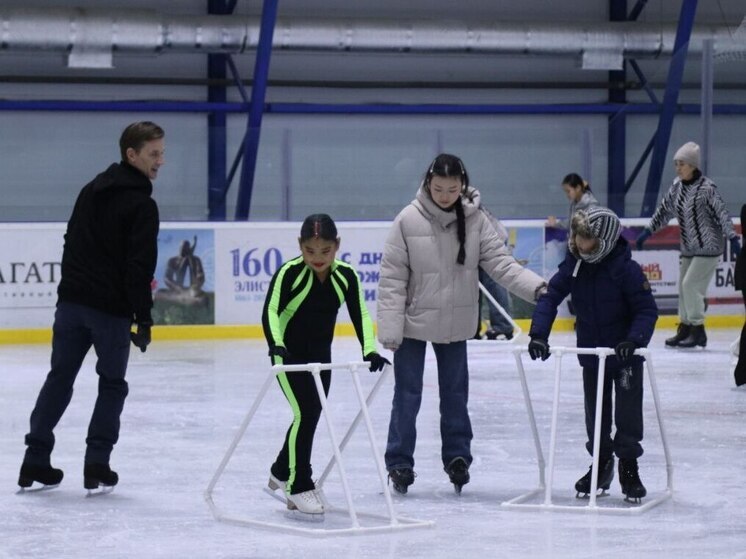 В Калмыкии ярко отметили всероссийский день фигурного катания