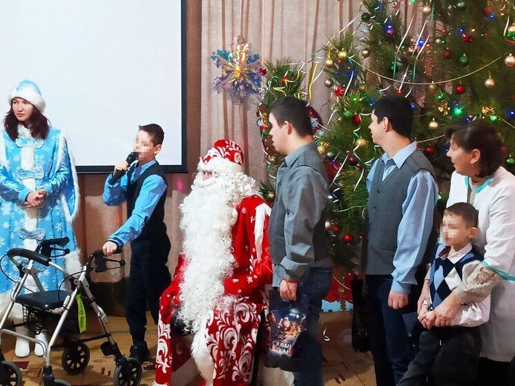 В Херсонской области росгвардейцы порадовали детей в ходе акции «Елка желаний»