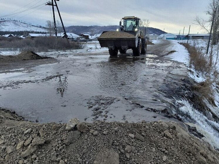 Огороды подтапливает грунтовыми водами в селе Петровск-Забайкальского округа