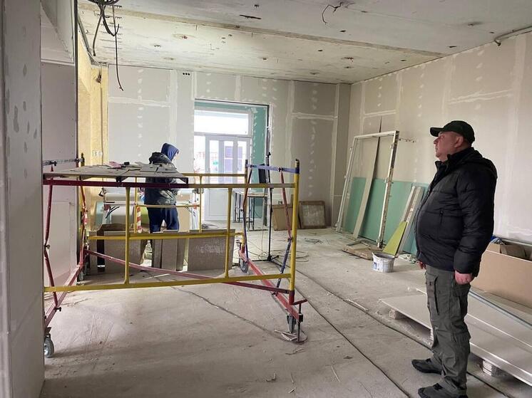 Строители из Поморья восстанавливают Дом культуры в запорожском Терпенье