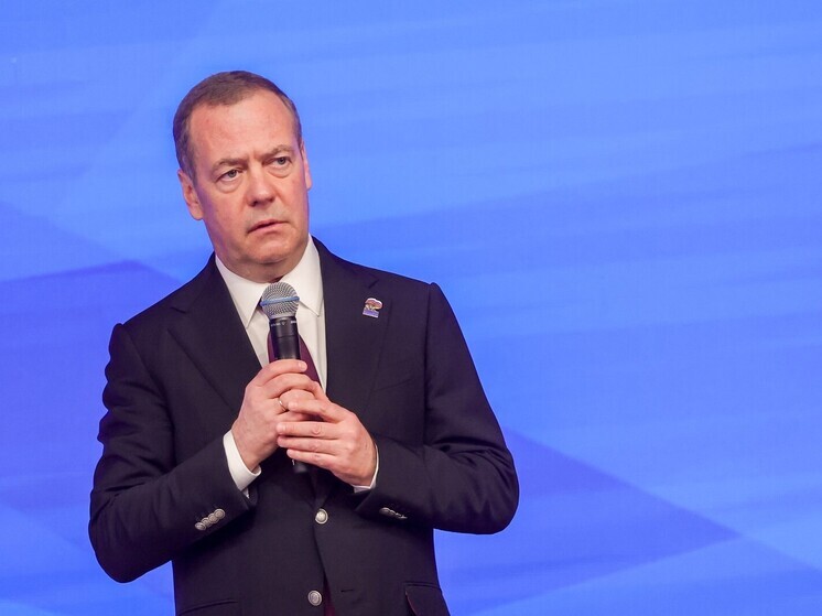 Медведев назвал ночной удар «Орешником» «уколом галоперидола опасным психам»