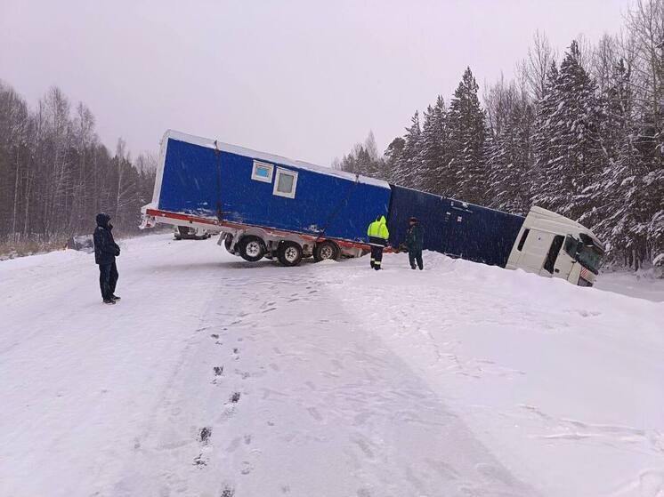В Тюменской области под Уватом произошло смертельное ДТП