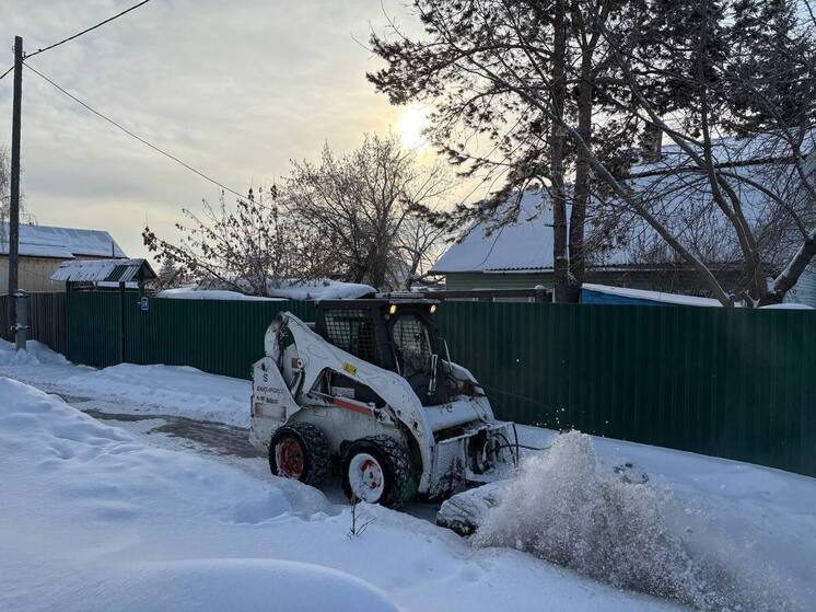 За сутки с улиц Иркутска вывезли более 2100 тонн снега