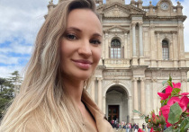 Родные 38-летней блогерши Юлии Бурцевой, погибшей после инъекций красоты, объявили сбор средств на похороны и юридическую поддержку семьи