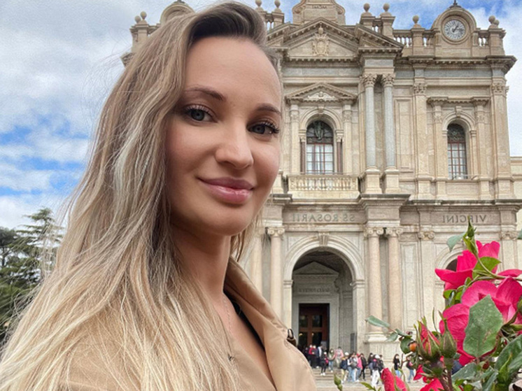 Родные 38-летней блогерши Юлии Бурцевой, погибшей после инъекций красоты, объявили сбор средств на похороны и юридическую поддержку семьи