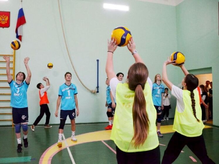 В ярославские сельские школы приходят работать специалисты по программе «Земский тренер»