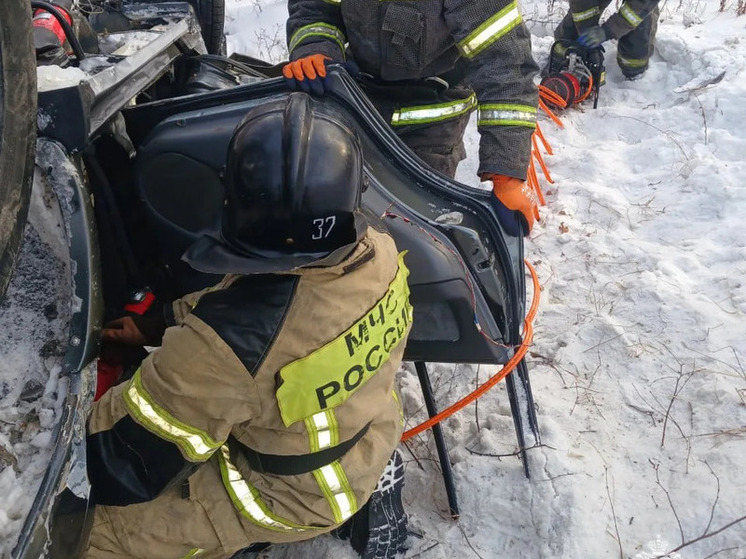 Два человека погибли в перевернувшемся авто в районе Забайкалья