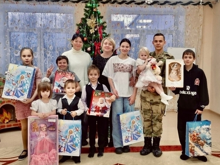 Новогодние мероприятия для детей и пожилых прошли в Кандалакшском центре соцобслуживания