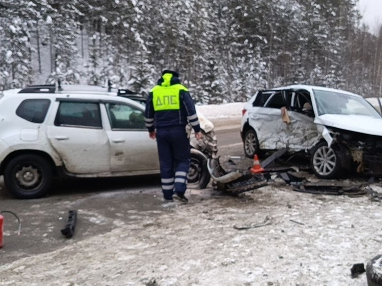 Возле Нижнего Тагила столкнулись три легковушки, есть пострадавшие