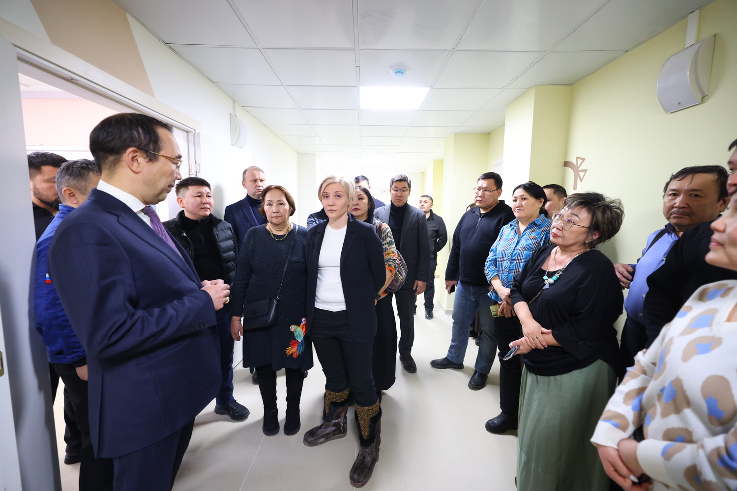 Глава Якутии Айсен Николаев проверил ход строительства новой школы № 1 Якутска: фото